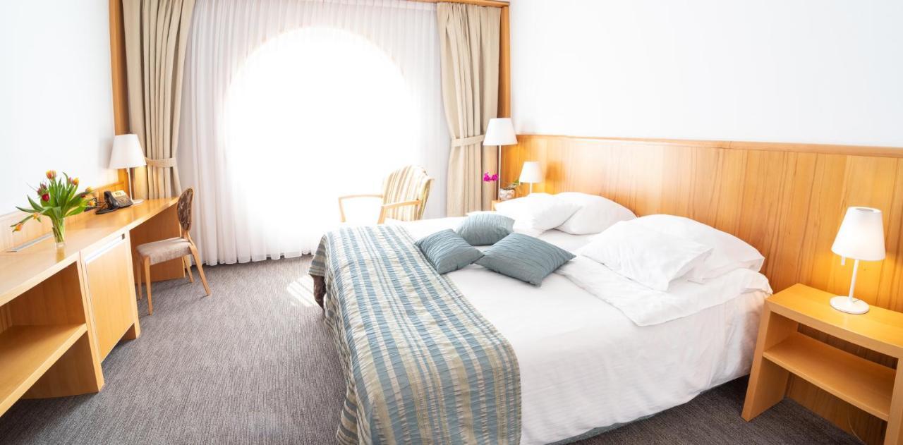 Hotel Jozef Idrija Exteriör bild