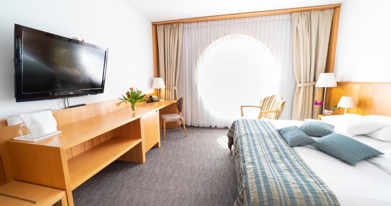 Hotel Jozef Idrija Exteriör bild