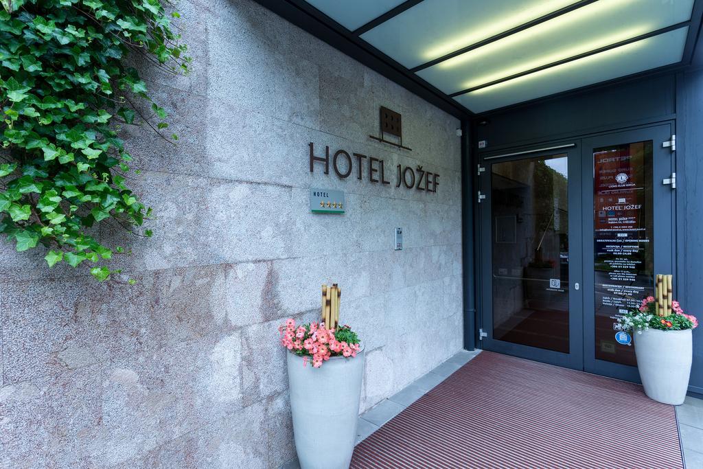Hotel Jozef Idrija Exteriör bild